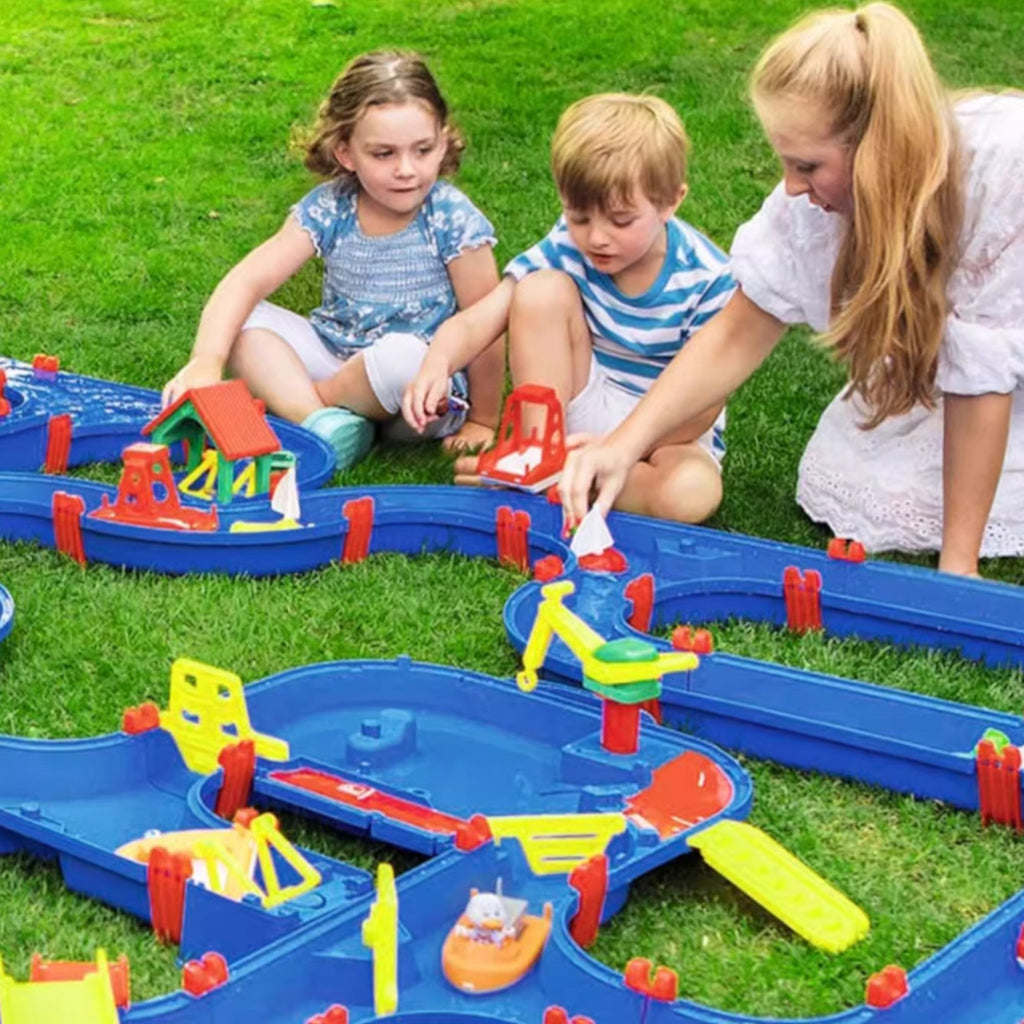 Aquaplay 德國兒童戲水池沙灘玩具戶外室內玩水上樂園 (漂流大套裝 70件配件)-蒙特梭利玩具-Kidrise🧒🏻STEM香港教育玩具｜STEAM科學實驗玩具｜STEM幼兒教育玩具｜啟智早教玩具｜蒙特梭利教具