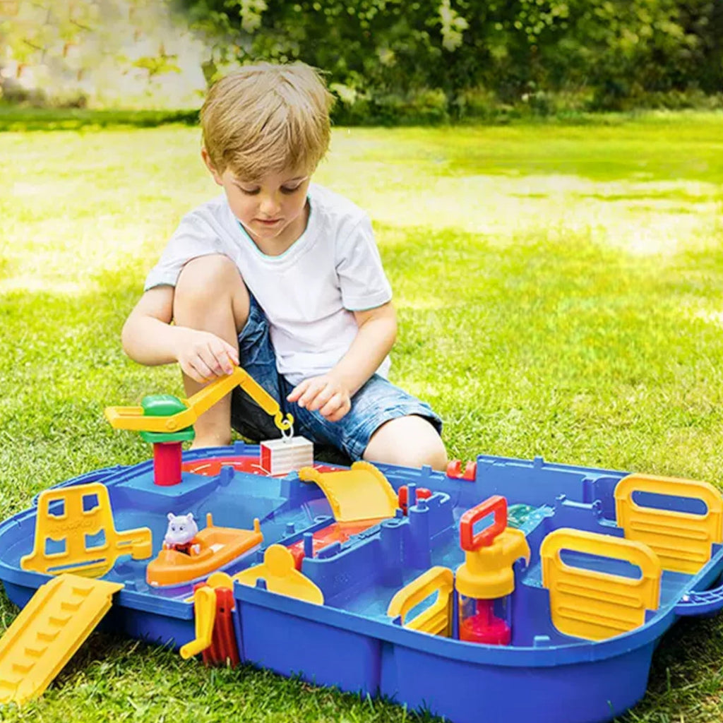 Aquaplay 德國兒童戲水池沙灘玩具戶外室內玩水上樂園 (漂流大套裝 70件配件)-蒙特梭利玩具-Kidrise🧒🏻STEM香港教育玩具｜STEAM科學實驗玩具｜STEM幼兒教育玩具｜啟智早教玩具｜蒙特梭利教具