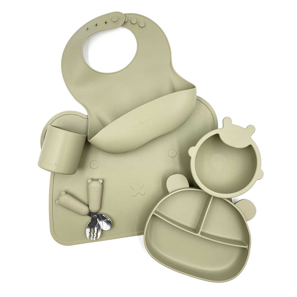 habbitory 小熊矽膠餐具套裝｜橄欖綠-日常生活-Kidrise🧒🏻STEM香港教育玩具｜STEAM科學實驗玩具｜STEM幼兒教育玩具｜啟智早教玩具｜蒙特梭利教具