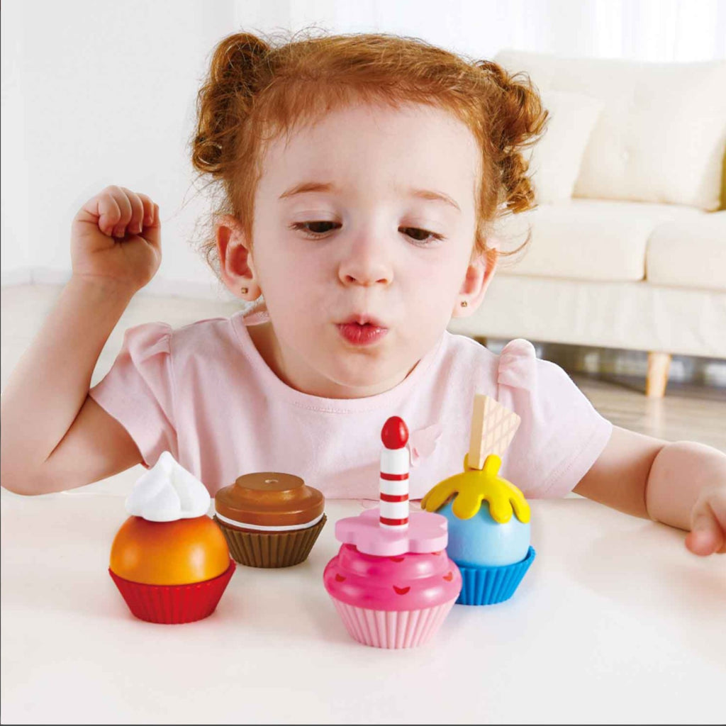 Hape E3157 廚房玩具 — 繽紛紙杯蛋糕-STEM玩具-Kidrise🧒🏻STEM香港教育玩具｜STEAM科學實驗玩具｜STEM幼兒教育玩具｜啟智早教玩具｜蒙特梭利教具