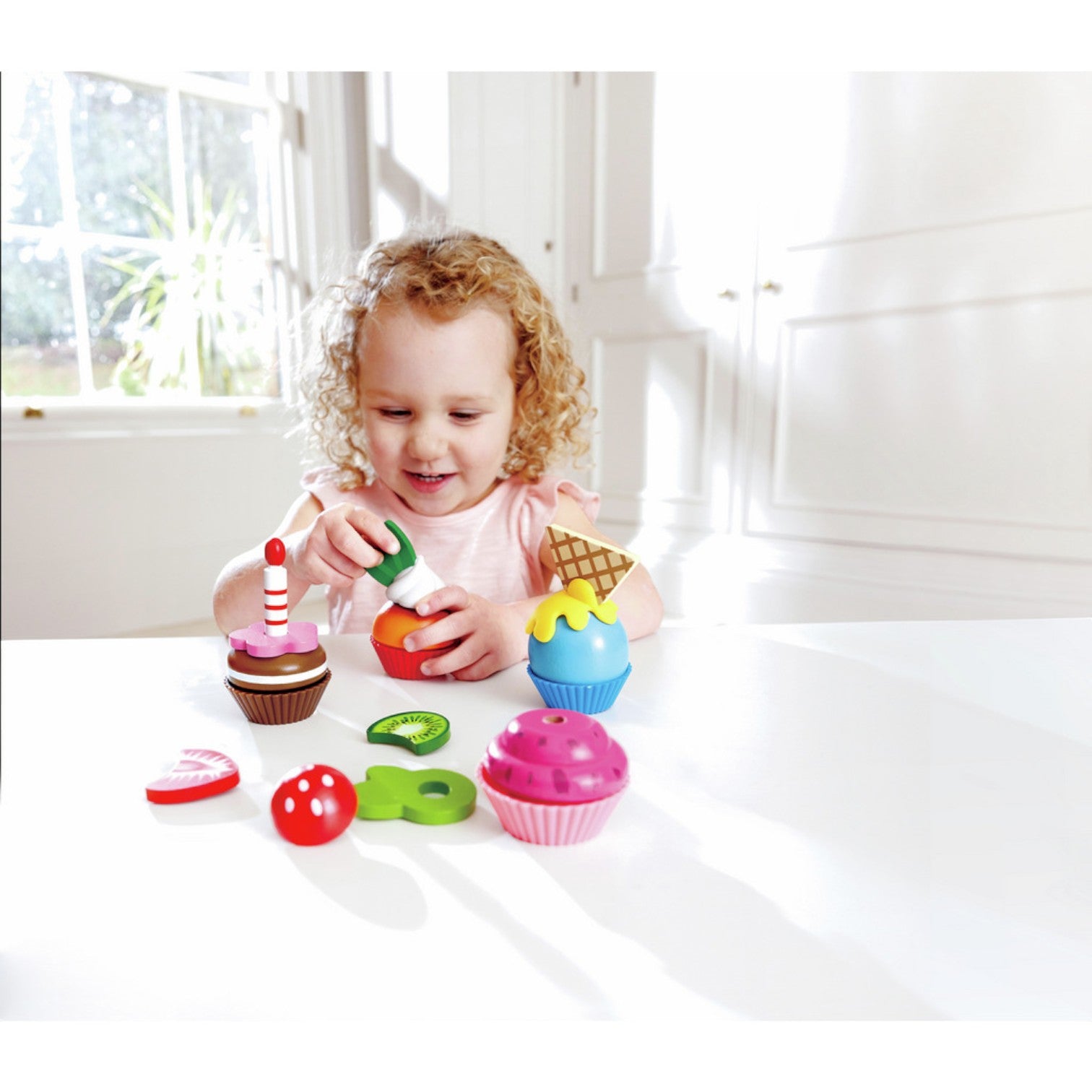 Hape E3157 廚房玩具 — 繽紛紙杯蛋糕-STEM玩具-Kidrise🧒🏻STEM香港教育玩具｜STEAM科學實驗玩具｜STEM幼兒教育玩具｜啟智早教玩具｜蒙特梭利教具