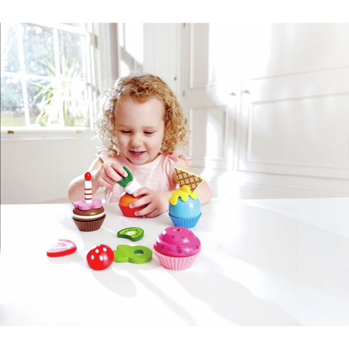 Hape E3157 廚房玩具 — 繽紛紙杯蛋糕-STEM玩具-Kidrise🧒🏻STEM香港教育玩具｜STEAM科學實驗玩具｜STEM幼兒教育玩具｜啟智早教玩具｜蒙特梭利教具