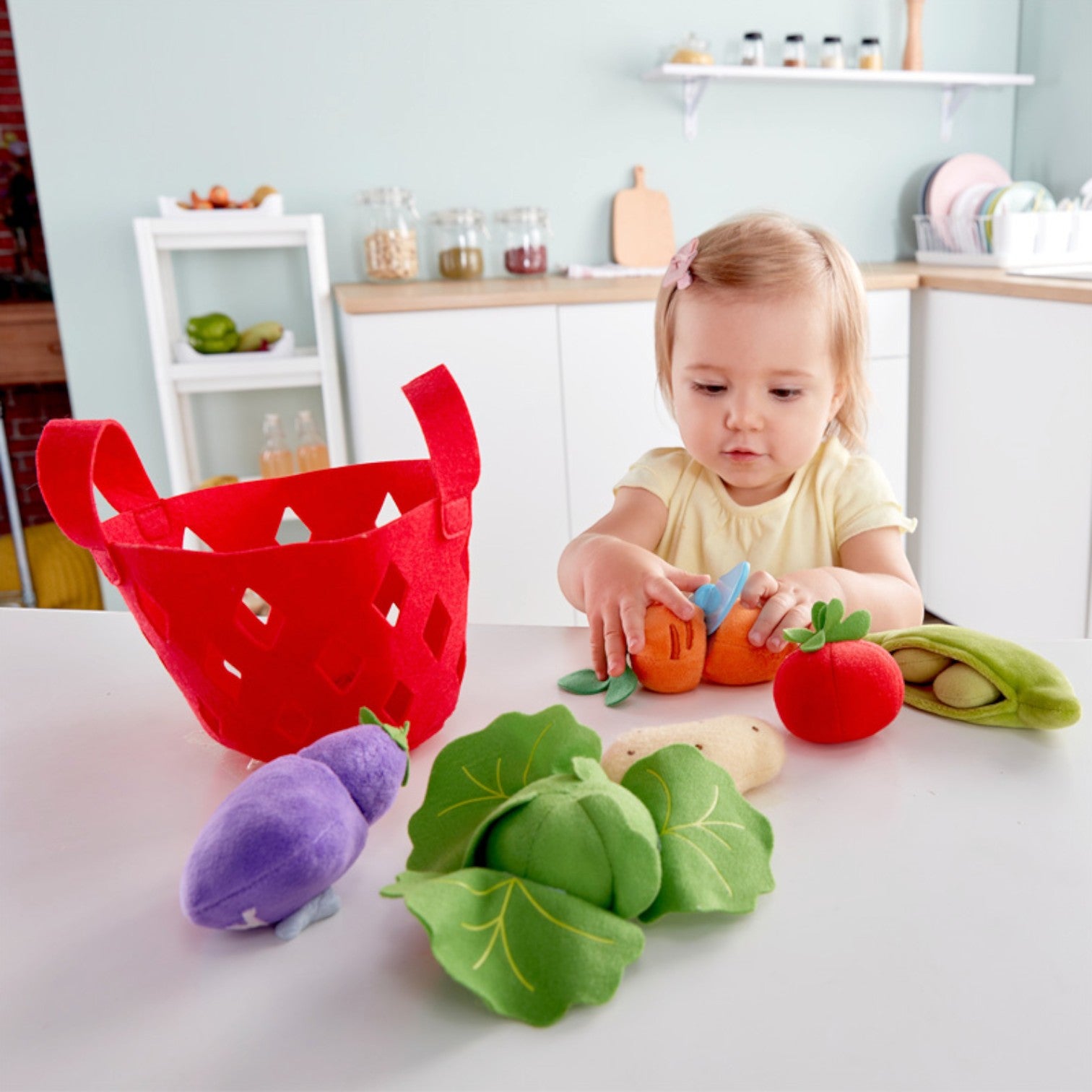 Hape E3167 Kitchen Toy - Cute Baby Vegetable Basket Secondary image