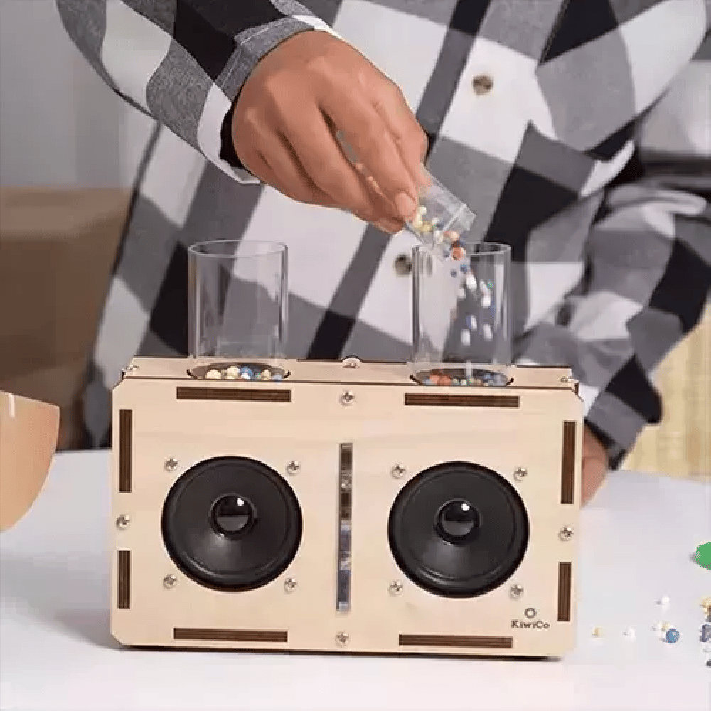 【加拿大直送】KiwiCo DIY 動能發光音箱 STEM 套裝 (運輸時間約需 10 至 14 個工作天)-STEM玩具-Kidrise🧒🏻STEM香港教育玩具｜STEAM科學實驗玩具｜STEM幼兒教育玩具｜啟智早教玩具｜蒙特梭利教具