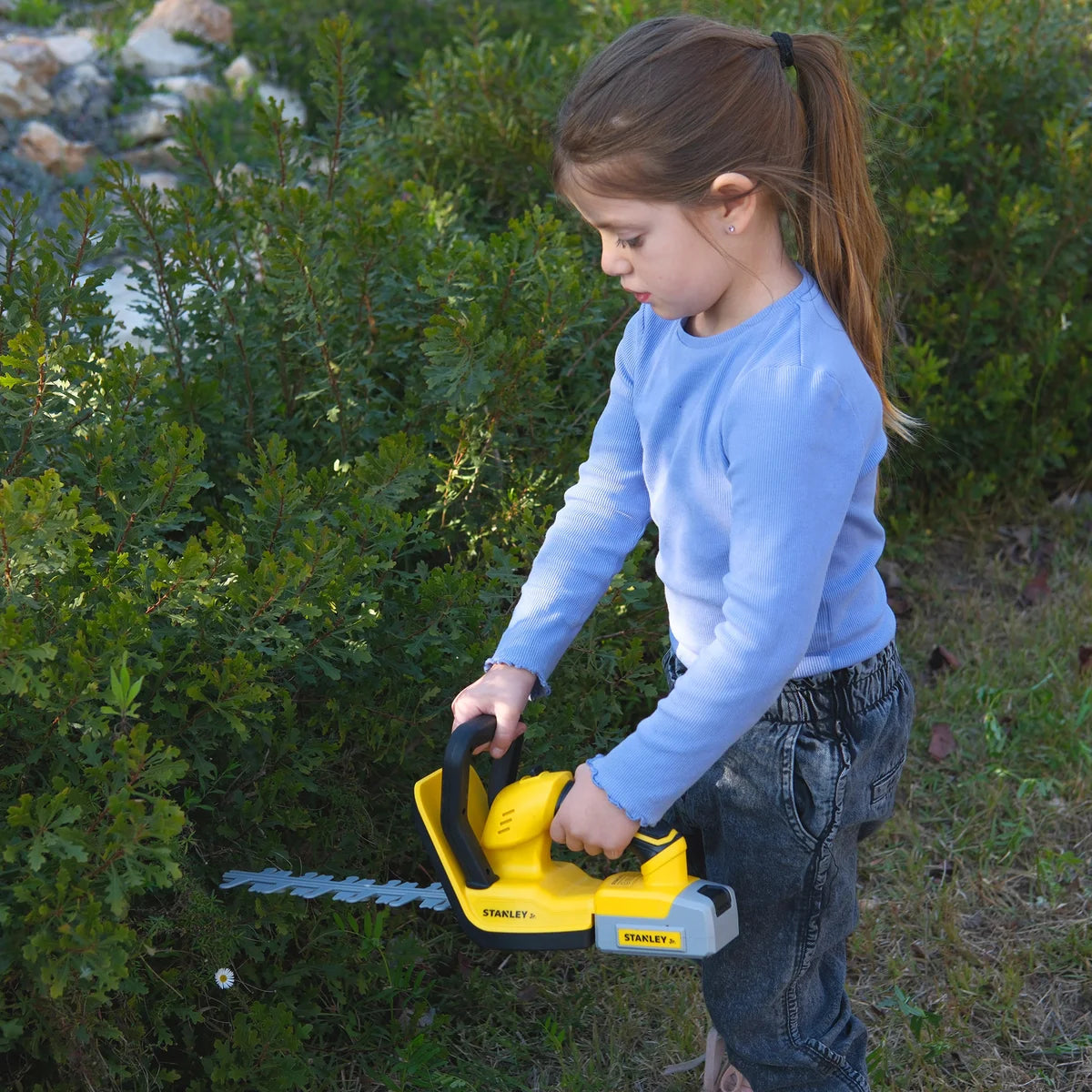 【加拿大直送】Stanley Jr. 兒童仿真園藝電動工具 3 件組合 (電鋸、割草機、修籬機) (運輸時間約需 10 至 14 個工作天)-STEM玩具-Kidrise🧒🏻STEM香港教育玩具｜STEAM科學實驗玩具｜STEM幼兒教育玩具｜啟智早教玩具｜蒙特梭利教具