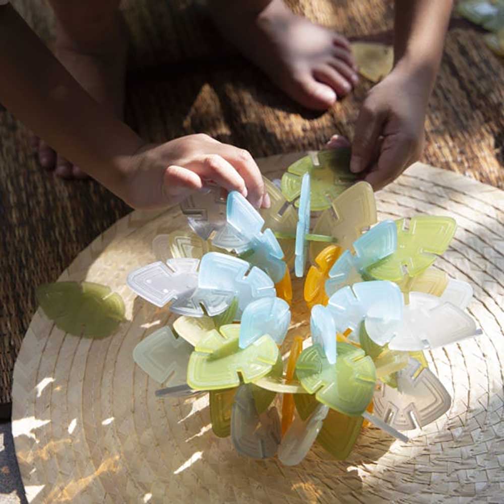 美國 Guidecraft Interlox 幼兒樹葉形狀多彩拼插片玩具 (96片)-蒙特梭利玩具-Kidrise🧒🏻STEM香港教育玩具｜STEAM科學實驗玩具｜STEM幼兒教育玩具｜啟智早教玩具｜蒙特梭利教具